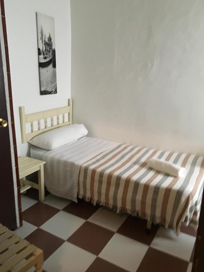 Pension Lisdos Sevilla Exterior foto