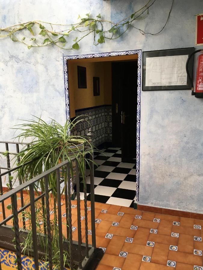 Pension Lisdos Sevilla Exterior foto