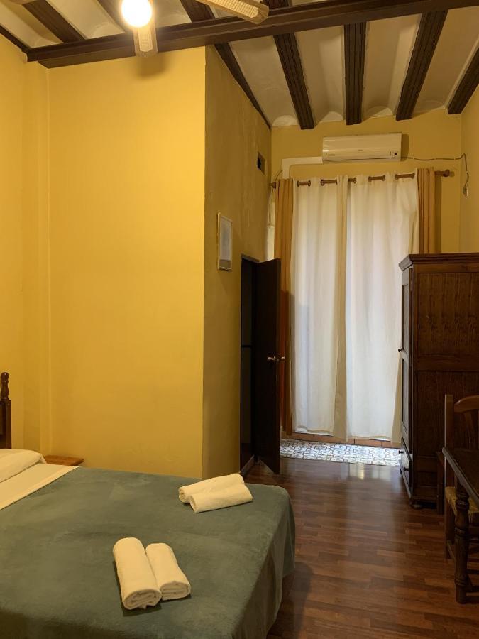 Pension Lisdos Sevilla Exterior foto