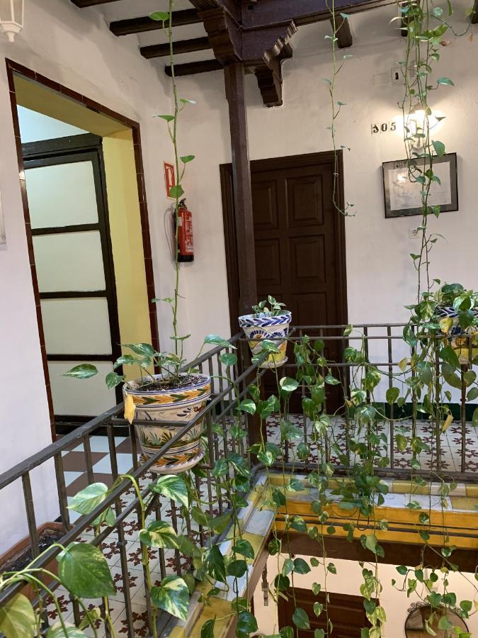 Pension Lisdos Sevilla Exterior foto